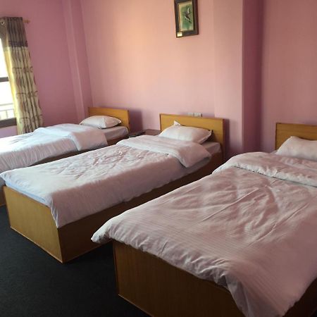 Obey Guest House Pokhara Exteriör bild