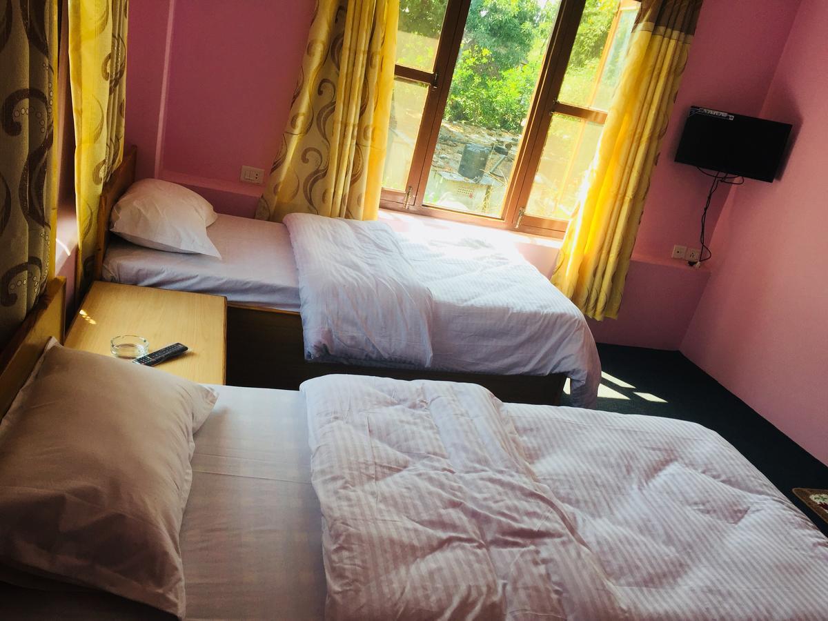 Obey Guest House Pokhara Exteriör bild