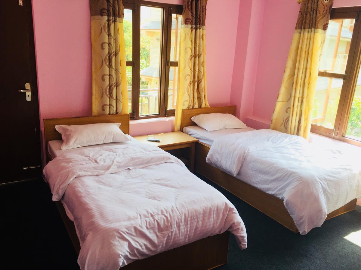 Obey Guest House Pokhara Exteriör bild