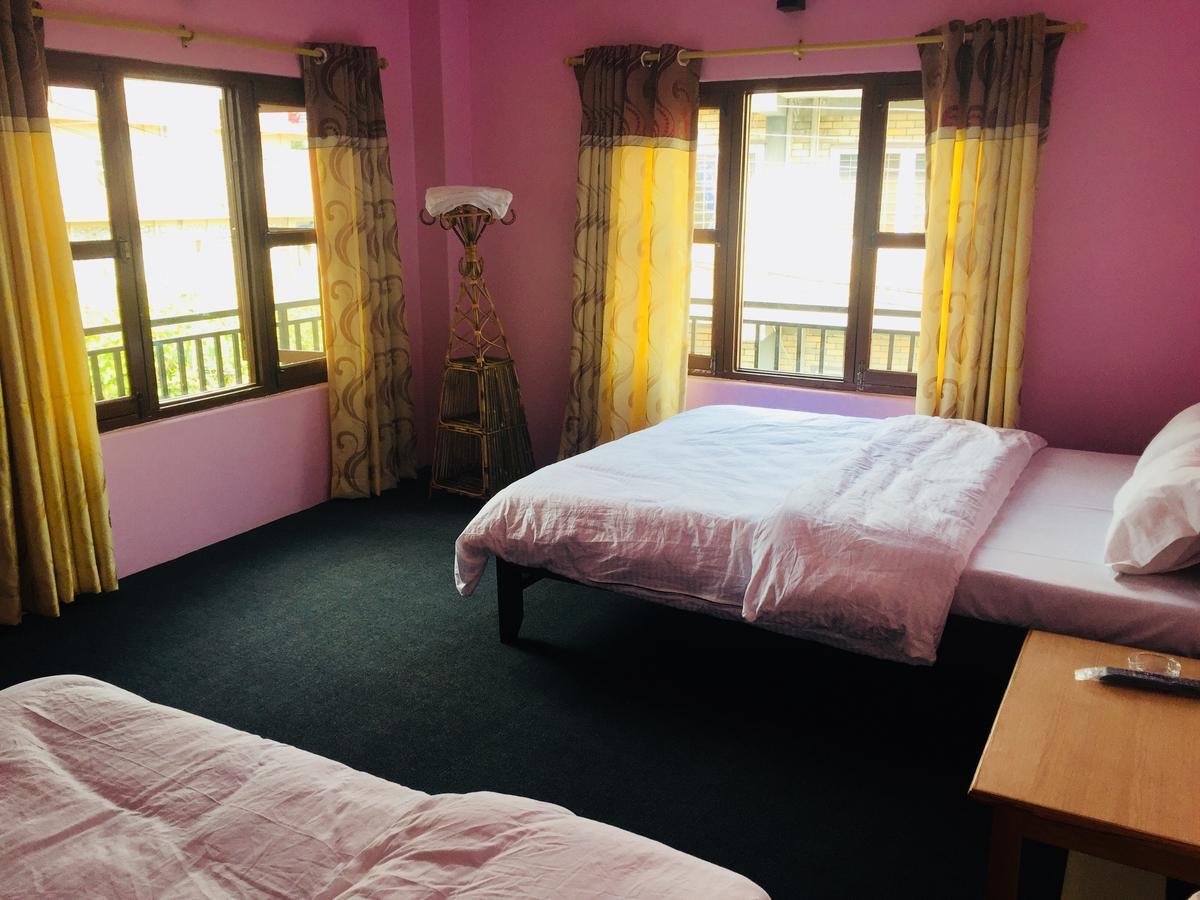 Obey Guest House Pokhara Exteriör bild