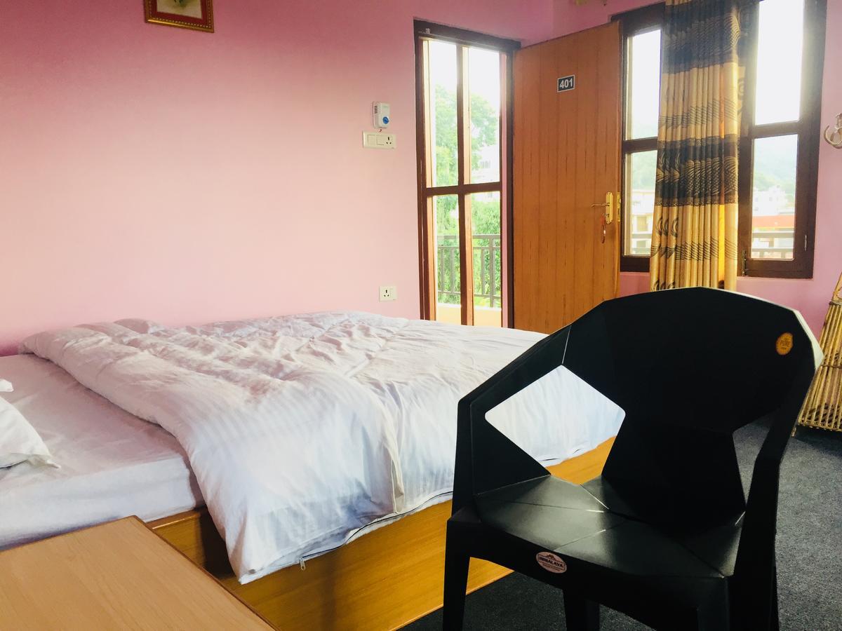 Obey Guest House Pokhara Exteriör bild