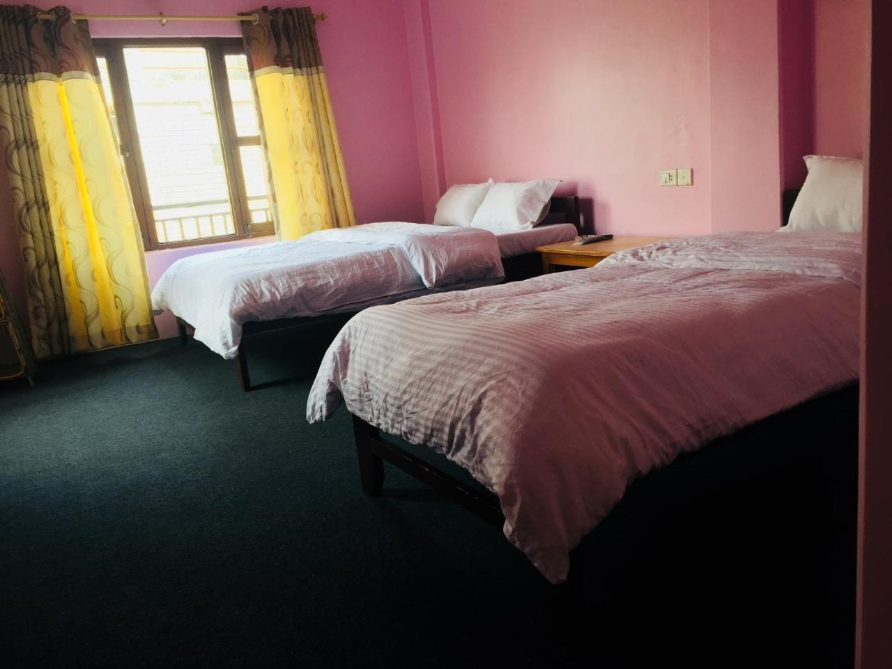 Obey Guest House Pokhara Exteriör bild