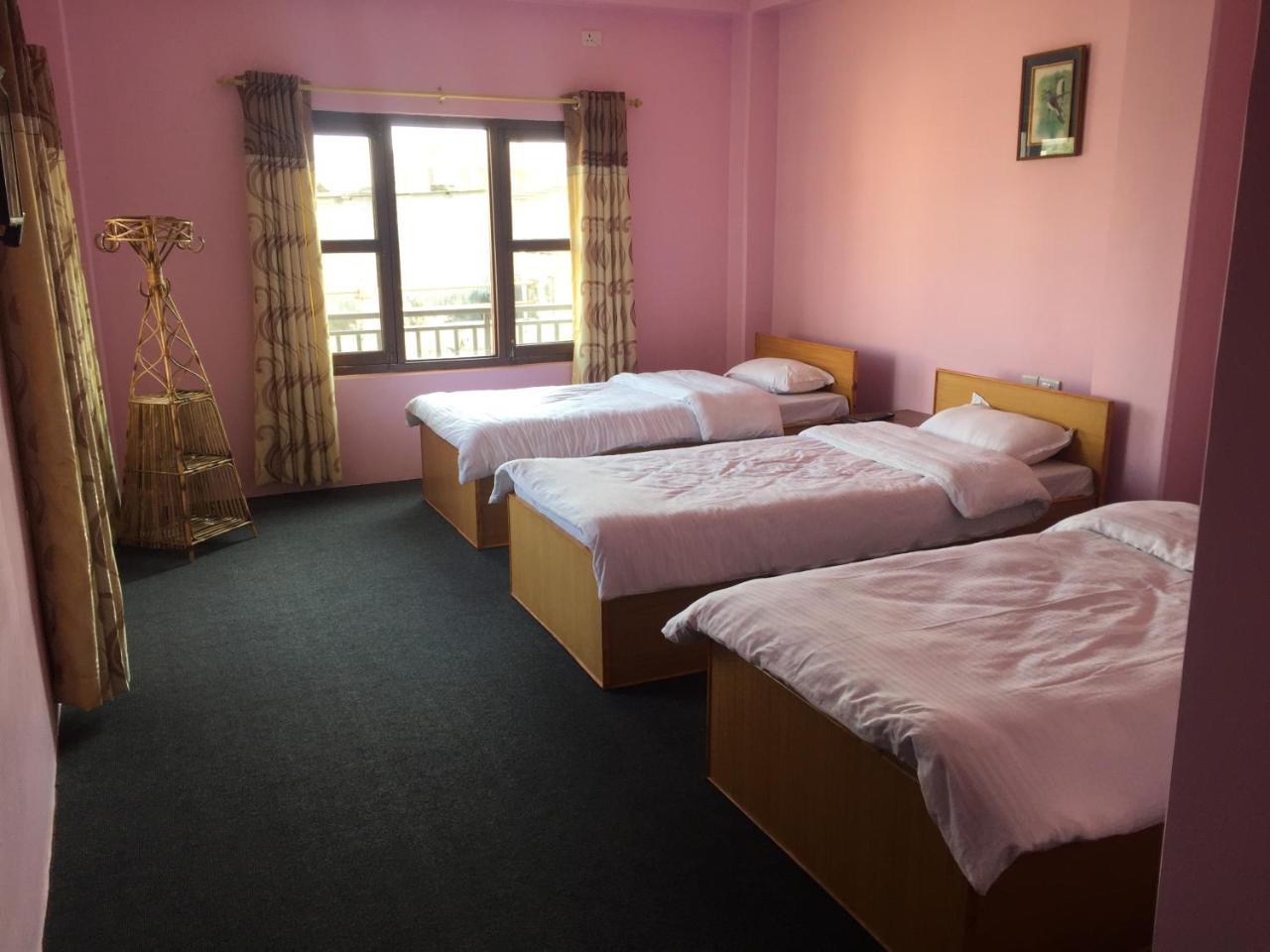 Obey Guest House Pokhara Exteriör bild